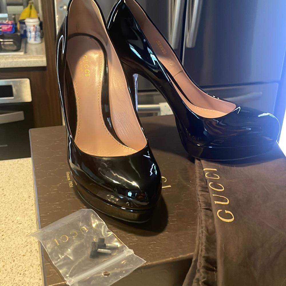 Gucci Patent Leather Pumps - size 38.5, black